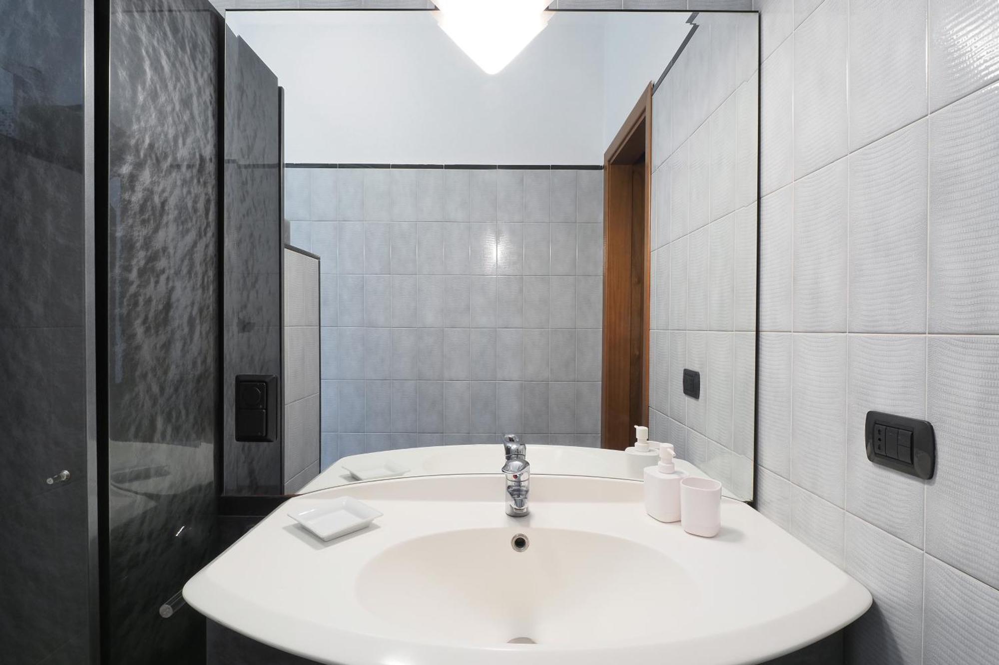 Primopiano - Palmaria B Apartment Milan Bagian luar foto